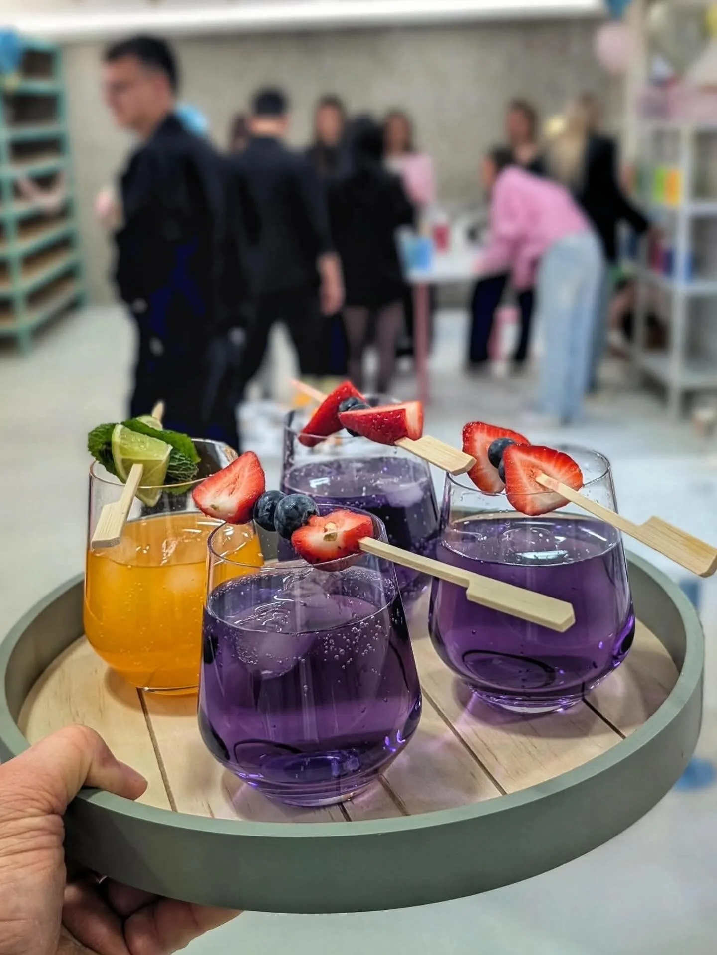 Group of friends during experiential painting at No Limit Art Brno
