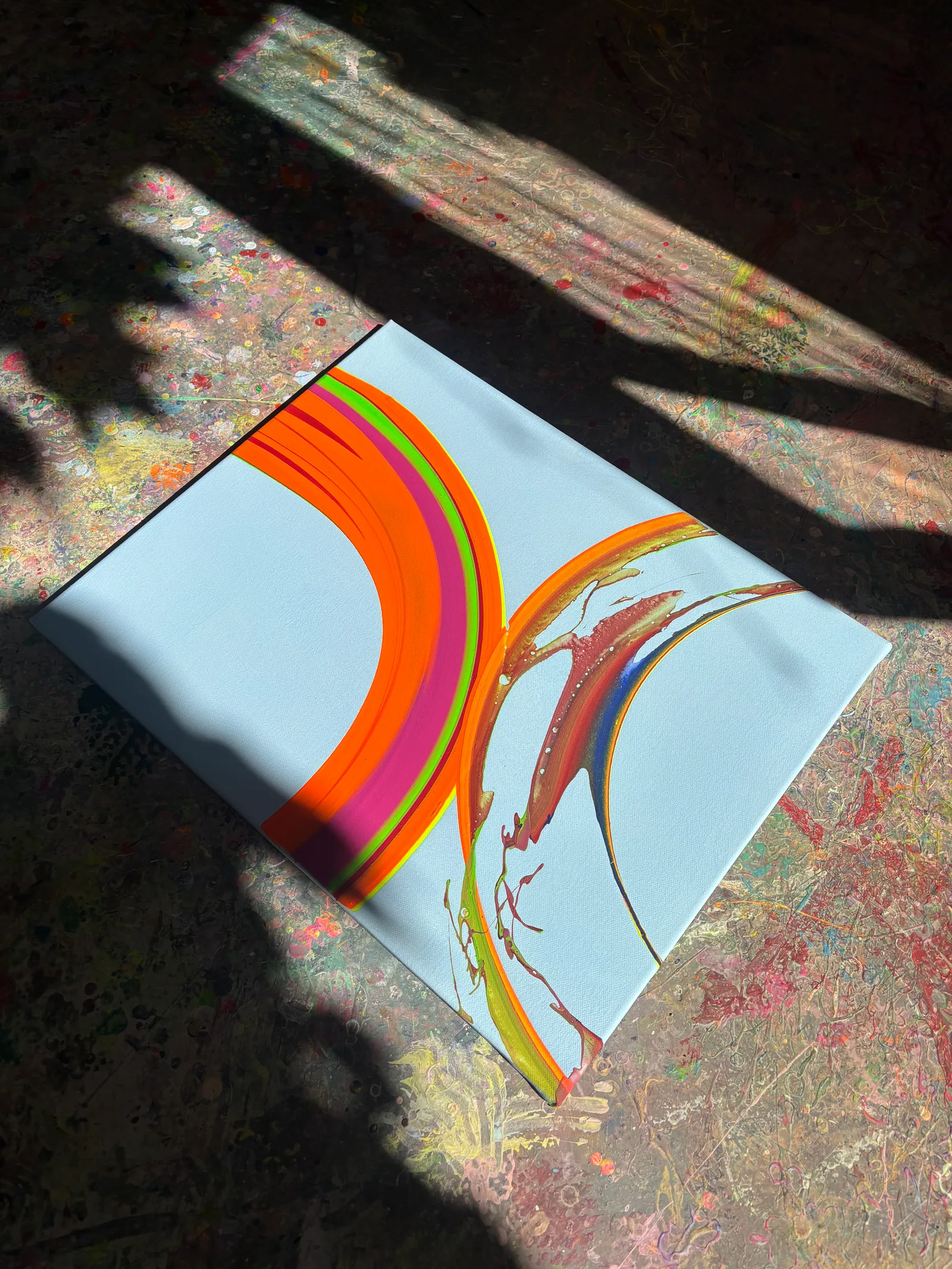Abstract swing painting in action – create your own painting Brno