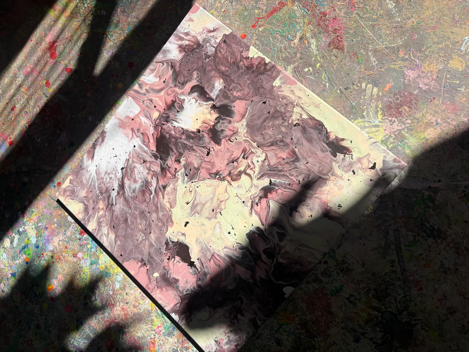 Finished abstract pouring painting – canvas painting Brno