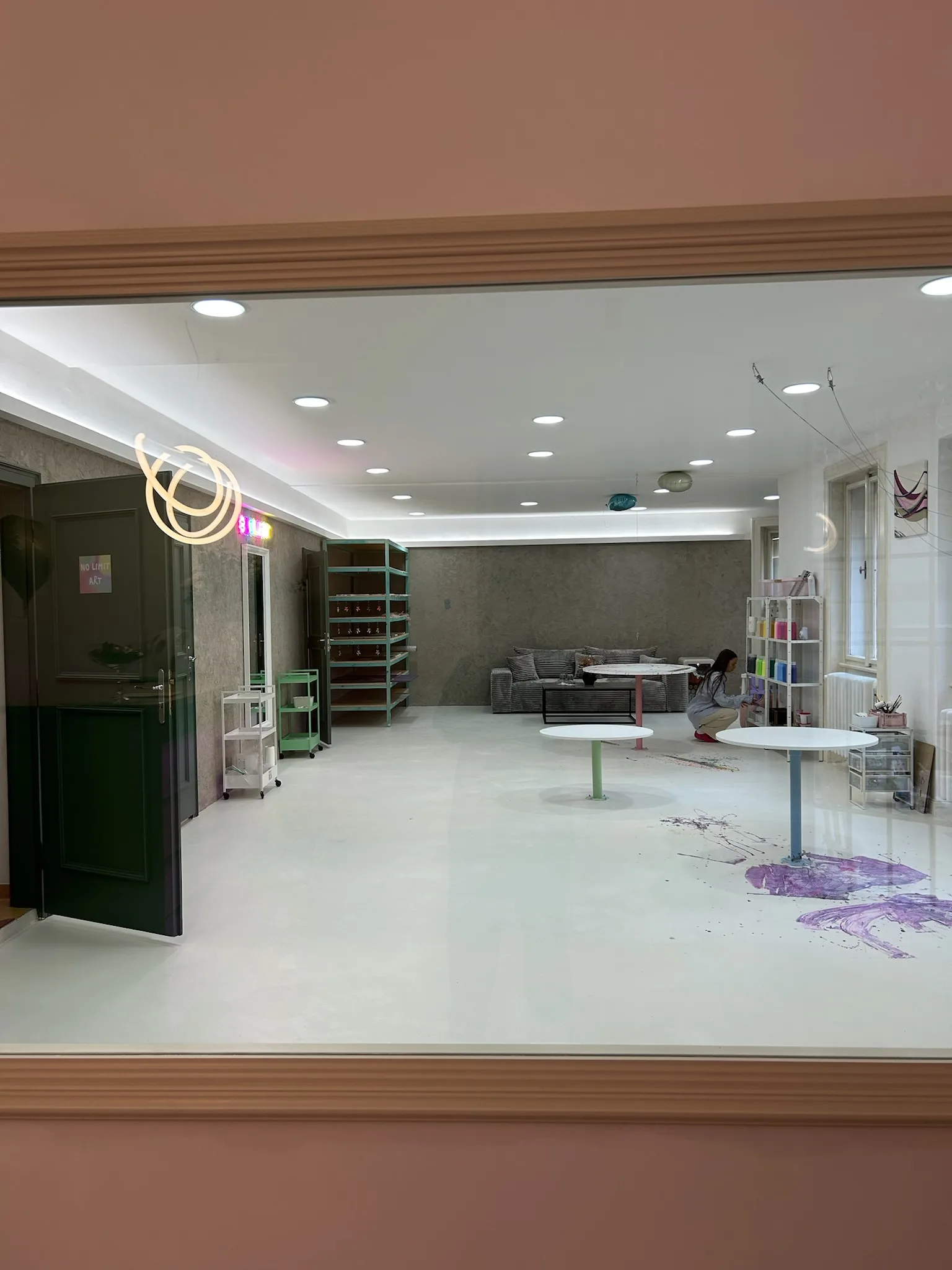 Main atelier at No Limit Art – experiential canvas painting in Brno