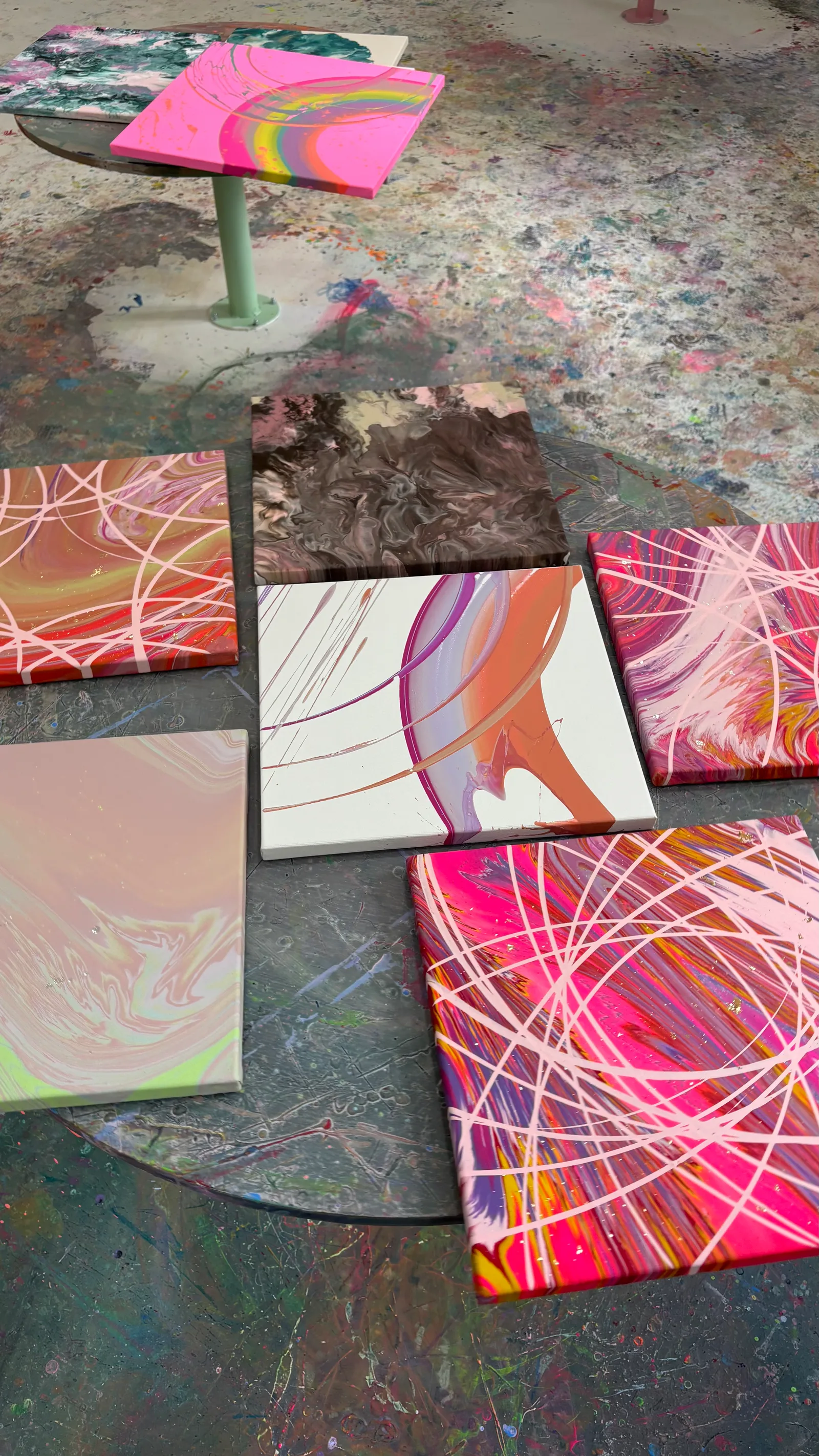 Overview of finished abstract paintings from No Limit Art Brno techniques